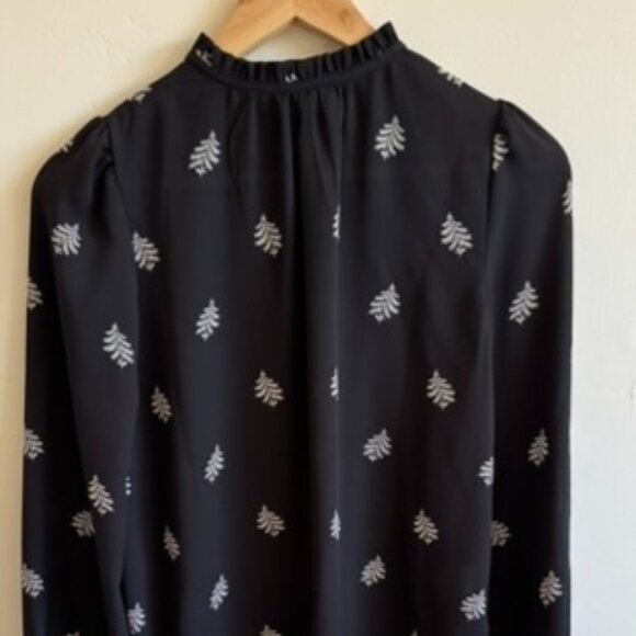 Ann Taylor LOFT Ruffle Neck Blouse | Black & White Leaf Print Long Sleeve XXSP - Picture 4 of 4